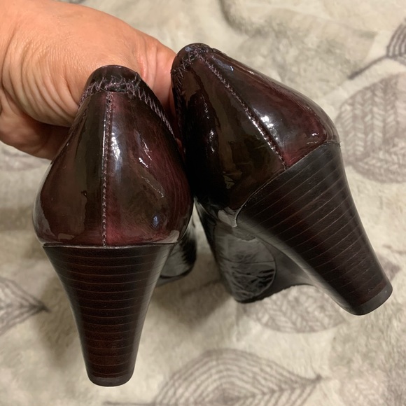 SOLD! Authentic Tory Burch Wedges - Picture 2 of 8